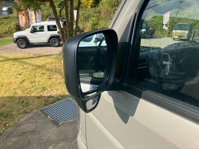 キャリイトラック ＫＣエアコン・パワステ　安全ボディ　パワーウィンドー　助手席エアバック　ＡＣ　運転席エアバック　パートタイム４ＷＤ　パワステ　横滑防止　ＡＢＳ　盗難防止システム（20枚目）