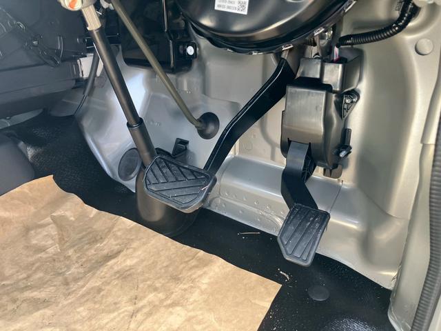 キャリイトラック ＫＣエアコン・パワステ　安全ボディ　パワーウィンドー　助手席エアバック　ＡＣ　運転席エアバック　パートタイム４ＷＤ　パワステ　横滑防止　ＡＢＳ　盗難防止システム（21枚目）