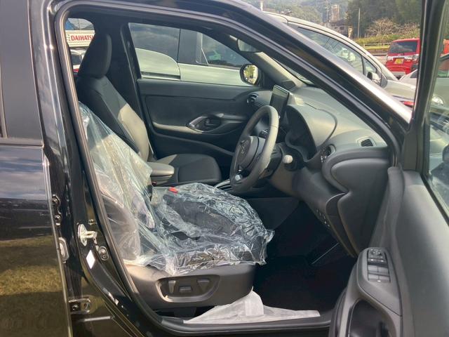 ヤリスクロス ハイブリッドZ インテリジェントキー ブルートゥース クリソナ 衝突安全ボディ レーンアシスト USB オートマチックハイビーム LEDライト リアカメラ SDナビ ナビ クルーズコントロール 横滑り防止システム(6枚目)