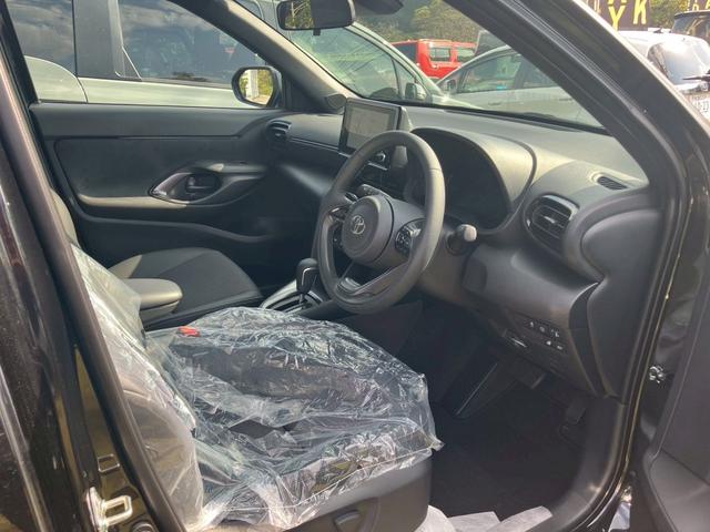 ヤリスクロス ハイブリッドZ インテリジェントキー ブルートゥース クリソナ 衝突安全ボディ レーンアシスト USB オートマチックハイビーム LEDライト リアカメラ SDナビ ナビ クルーズコントロール 横滑り防止システム(7枚目)