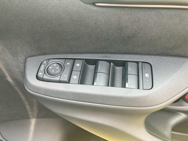 ヤリスクロス ハイブリッドZ インテリジェントキー ブルートゥース クリソナ 衝突安全ボディ レーンアシスト USB オートマチックハイビーム LEDライト リアカメラ SDナビ ナビ クルーズコントロール 横滑り防止システム(13枚目)