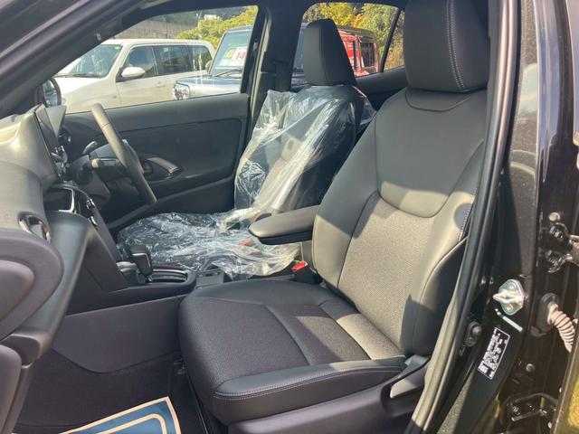 ヤリスクロス ハイブリッドZ インテリジェントキー ブルートゥース クリソナ 衝突安全ボディ レーンアシスト USB オートマチックハイビーム LEDライト リアカメラ SDナビ ナビ クルーズコントロール 横滑り防止システム(17枚目)