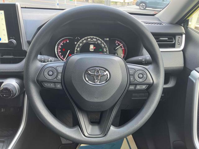 RAV4 X 4WD バックカメラ クリアランスソナー オートクルーズコントロール レーンアシスト 衝突被害軽減システム オートマチックハイビーム オートライト LEDヘッドランプ アルミホイール スマートキー(3枚目)