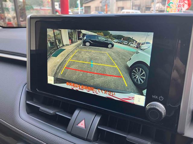 RAV4 X 4WD バックカメラ クリアランスソナー オートクルーズコントロール レーンアシスト 衝突被害軽減システム オートマチックハイビーム オートライト LEDヘッドランプ アルミホイール スマートキー(5枚目)