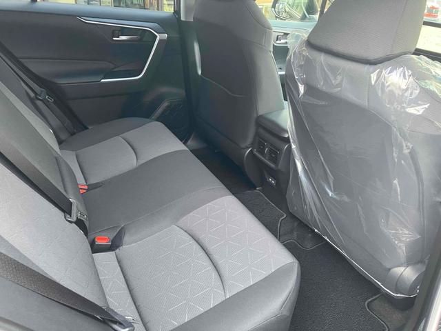 RAV4 X 4WD バックカメラ クリアランスソナー オートクルーズコントロール レーンアシスト 衝突被害軽減システム オートマチックハイビーム オートライト LEDヘッドランプ アルミホイール スマートキー(28枚目)