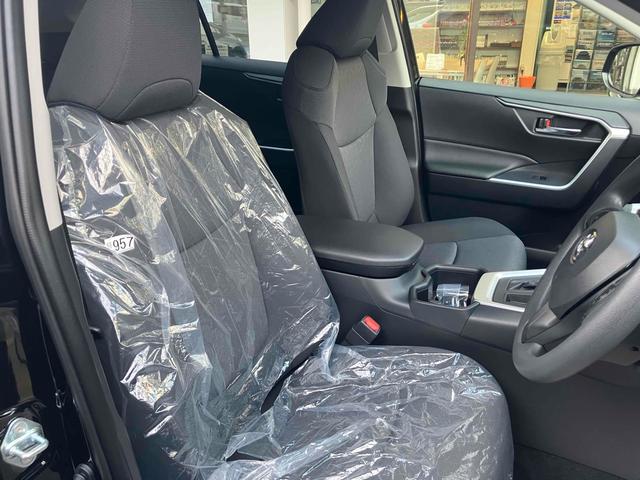 RAV4 X 4WD バックカメラ クリアランスソナー オートクルーズコントロール レーンアシスト 衝突被害軽減システム オートマチックハイビーム オートライト LEDヘッドランプ アルミホイール スマートキー(31枚目)