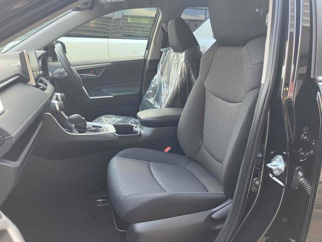 RAV4 X 4WD バックカメラ クリアランスソナー オートクルーズコントロール レーンアシスト 衝突被害軽減システム オートマチックハイビーム オートライト LEDヘッドランプ アルミホイール スマートキー(32枚目)