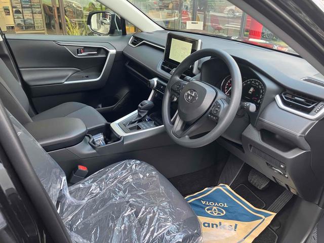 RAV4 X 4WD バックカメラ クリアランスソナー オートクルーズコントロール レーンアシスト 衝突被害軽減システム オートマチックハイビーム オートライト LEDヘッドランプ アルミホイール スマートキー(42枚目)