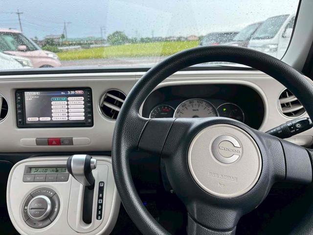 ミラココア ココアプラスＧ　ＥＴＣ　バックカメラ　ナビ　ＴＶ　スマートキー　アイドリングストップ　ベンチシート　ＣＶＴ　盗難防止システム　ＡＢＳ　ミュージックプレイヤー接続可　ルーフレール　アルミホイール　衝突安全ボディ（2枚目）