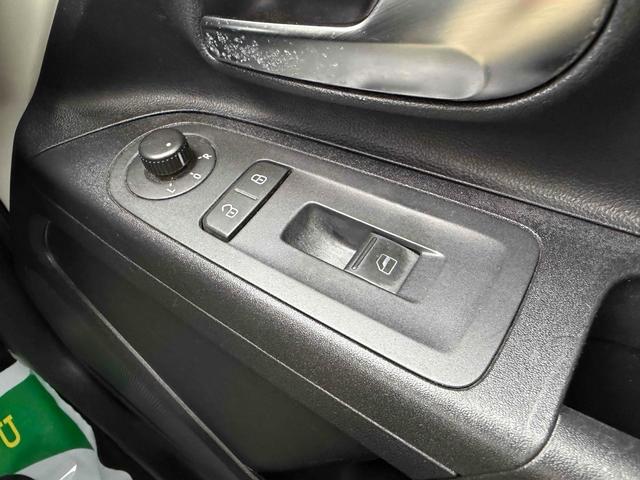 アップ! ホワイト アップ! ナビ クリアランスソナー オートクルーズコントロール 衝突被害軽減システム AT 盗難防止システム ABS ESC エアコン パワーステアリング パワーウィンドウ 運転席エアバッグ 助手席エアバッグ(4枚目)