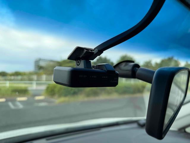 エルグランド ２５０ハイウェイスターアーバンクロム　ドライブレコーダー　ＥＴＣ　全周囲カメラ　ナビ　クリアランスソナー　両側電動スライドドア　オートライト　ＨＩＤ　スマートキー　電動格納ミラー　３列シート　ＣＶＴ　アルミホイール（8枚目）