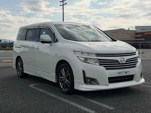 エルグランド ２５０ハイウェイスターアーバンクロム　ドライブレコーダー　ＥＴＣ　全周囲カメラ　ナビ　クリアランスソナー　両側電動スライドドア　オートライト　ＨＩＤ　スマートキー　電動格納ミラー　３列シート　ＣＶＴ　アルミホイール（18枚目）