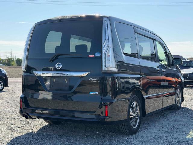 セレナ ライダーブラックラインＳ－ＨＶアドバンスドセーフティ　ＥＴＣ　ナビ　オートクルーズコントロール　レーンアシスト　衝突被害軽減システム　両側電動スライドドア　ＬＥＤヘッドランプ　スマートキー　アイドリングストップ　電動格納ミラー　３列シート　ＣＶＴ（21枚目）