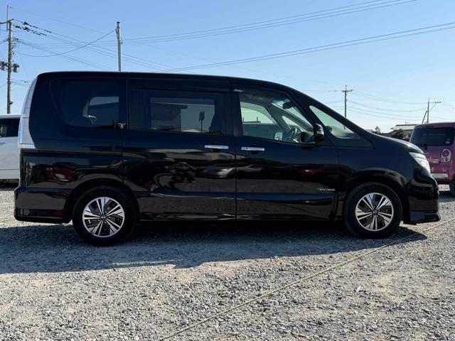 セレナ ライダーブラックラインＳ－ＨＶアドバンスドセーフティ　ＥＴＣ　ナビ　オートクルーズコントロール　レーンアシスト　衝突被害軽減システム　両側電動スライドドア　ＬＥＤヘッドランプ　スマートキー　アイドリングストップ　電動格納ミラー　３列シート　ＣＶＴ（22枚目）