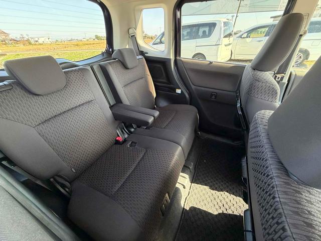 ソリオ ハイブリッドＭＺ　ＥＴＣ　バックカメラ　オートクルーズコントロール　レーンアシスト　衝突被害軽減システム　両側電動スライドドア　オートライト　ＨＩＤ　スマートキー　アイドリングストップ　シートヒーター　ウォークスルー（11枚目）