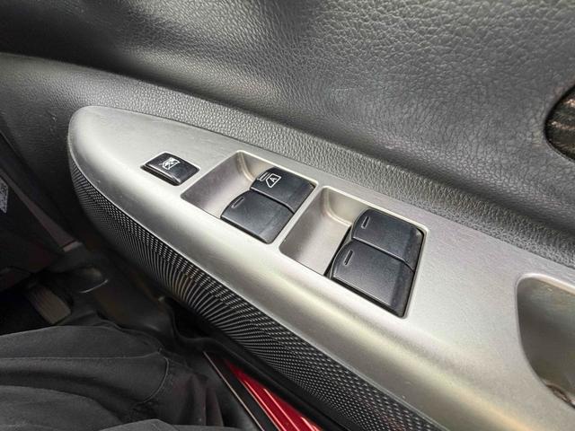 ｅＫスペースカスタム カスタムＴ　ｅ－アシスト　バックカメラ　両側電動スライドドア　衝突被害軽減システム　ＨＩＤ　スマートキー　アイドリングストップ　電動格納ミラー　ベンチシート　ＣＶＴ　盗難防止システム　ＡＢＳ　ＥＳＣ　ＣＤ（6枚目）