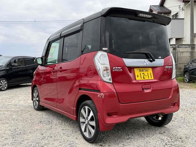 ｅＫスペースカスタム カスタムＴ　ｅ－アシスト　バックカメラ　両側電動スライドドア　衝突被害軽減システム　ＨＩＤ　スマートキー　アイドリングストップ　電動格納ミラー　ベンチシート　ＣＶＴ　盗難防止システム　ＡＢＳ　ＥＳＣ　ＣＤ（13枚目）