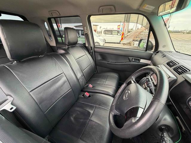 ムーヴコンテ カスタム　Ｘ　ＶＳ　ＥＴＣ　バックカメラ　ナビ　ＨＩＤ　スマートキー　アイドリングストップ　電動格納ミラー　ベンチシート　ＣＶＴ　盗難防止システム　ＡＢＳ　アルミホイール　衝突安全ボディ　エアコン　パワーステアリング（8枚目）