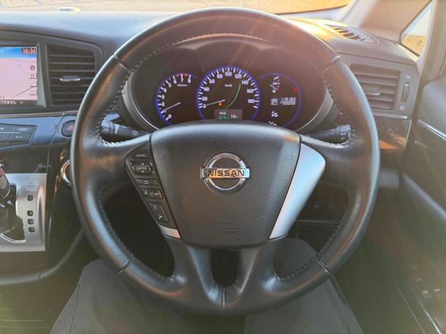 エルグランド ライダー ブラックライン 黒本革シート ドライブレコーダー ETC 全周囲カメラ ナビ クリアランスソナー 両側電動スライドドア オートライト HID スマートキー 電動格納ミラー シートヒーター 後席モニター 3列シート フルフラット(3枚目)