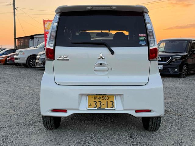 ｅＫカスタム Ｔ　ＥＴＣ　バックカメラ　ナビ　ＴＶ　ＨＩＤ　スマートキー　電動格納ミラー　ベンチシート　ＣＶＴ　盗難防止システム　ＡＢＳ　アルミホイール　衝突安全ボディ　エアコン　パワーステアリング　パワーウィンドウ（13枚目）