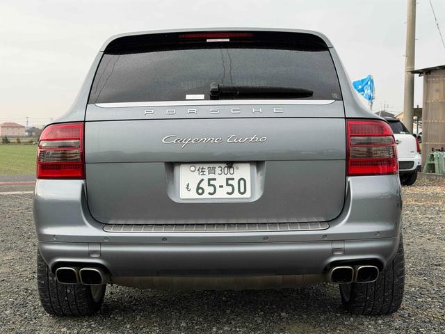 カイエン 　ベースグレード　４ＷＤ　左ハンドル　ドライブレコーダー　ＥＴＣ　バックカメラ　クリアランスソナー　オートクルーズコントロール　パワーシート　ターボ　ナビ　ＴＶ　アルミホイール　キーレスエントリー（17枚目）