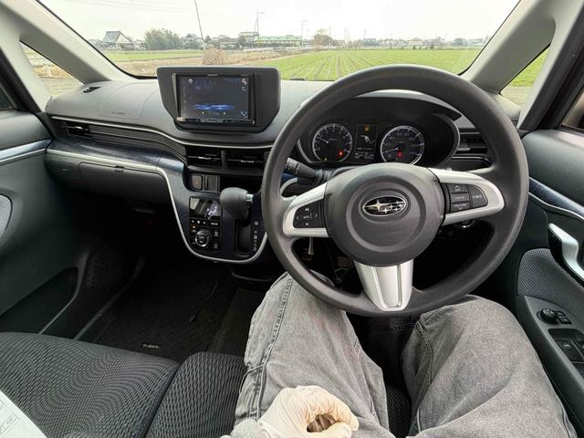 ステラ カスタムＲ　スマートアシスト　衝突被害軽減システム　オートライト　ＬＥＤヘッドランプ　スマートキー　アイドリングストップ　シートヒーター　ベンチシート　ＣＶＴ　盗難防止システム　ＡＢＳ　ＥＳＣ　ＣＤ　ＵＳＢ　Ｂｌｕｅｔｏｏｔｈ（2枚目）