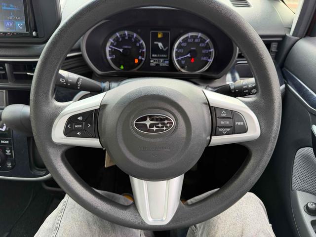 ステラ カスタムＲ　スマートアシスト　衝突被害軽減システム　オートライト　ＬＥＤヘッドランプ　スマートキー　アイドリングストップ　シートヒーター　ベンチシート　ＣＶＴ　盗難防止システム　ＡＢＳ　ＥＳＣ　ＣＤ　ＵＳＢ　Ｂｌｕｅｔｏｏｔｈ（3枚目）