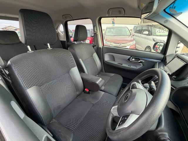 ステラ カスタムＲ　スマートアシスト　衝突被害軽減システム　オートライト　ＬＥＤヘッドランプ　スマートキー　アイドリングストップ　シートヒーター　ベンチシート　ＣＶＴ　盗難防止システム　ＡＢＳ　ＥＳＣ　ＣＤ　ＵＳＢ　Ｂｌｕｅｔｏｏｔｈ（7枚目）