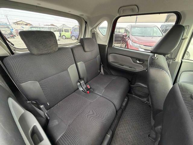 ステラ カスタムＲ　スマートアシスト　衝突被害軽減システム　オートライト　ＬＥＤヘッドランプ　スマートキー　アイドリングストップ　シートヒーター　ベンチシート　ＣＶＴ　盗難防止システム　ＡＢＳ　ＥＳＣ　ＣＤ　ＵＳＢ　Ｂｌｕｅｔｏｏｔｈ（8枚目）