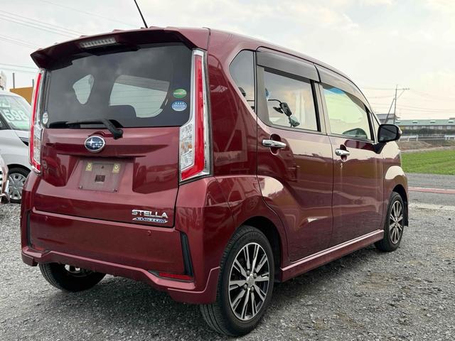 ステラ カスタムＲ　スマートアシスト　衝突被害軽減システム　オートライト　ＬＥＤヘッドランプ　スマートキー　アイドリングストップ　シートヒーター　ベンチシート　ＣＶＴ　盗難防止システム　ＡＢＳ　ＥＳＣ　ＣＤ　ＵＳＢ　Ｂｌｕｅｔｏｏｔｈ（12枚目）