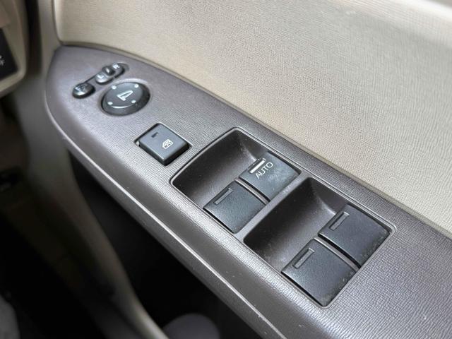 Ｎ－ＯＮＥ Ｇ・Ｌパッケージ　バックカメラ　ナビ　ＴＶ　オートライト　ＨＩＤ　スマートキー　アイドリングストップ　電動格納ミラー　ベンチシート　ＣＶＴ　盗難防止システム　ＡＢＳ　ＥＳＣ　衝突安全ボディ　エアコン　パワーステアリング（8枚目）