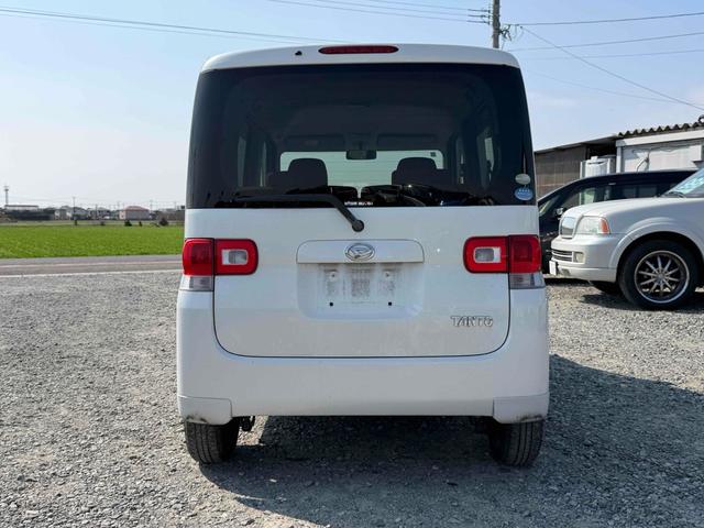 タント Ｘスペシャル　スライドドア　スマートキー　電動格納ミラー　ベンチシート　ＣＶＴ　盗難防止システム　ＡＢＳ　ＣＤ　ミュージックプレイヤー接続可　衝突安全ボディ　エアコン　パワーステアリング　パワーウィンドウ（12枚目）