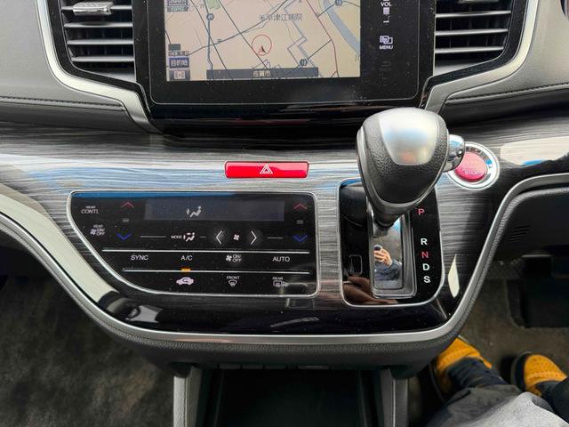 オデッセイ アブソルート・EX ETC ナビ 両側電動スライドドア スマートキー アイドリングストップ 電動格納ミラー 3列シート ウォークスルー CVT アルミホイール CD USB ESC エアコン パワーステアリング(6枚目)