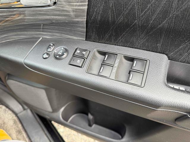 オデッセイ アブソルート・EX ETC ナビ 両側電動スライドドア スマートキー アイドリングストップ 電動格納ミラー 3列シート ウォークスルー CVT アルミホイール CD USB ESC エアコン パワーステアリング(8枚目)