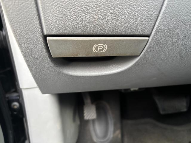 ダッジ・マグナム ＳＥ　社外アルミ２２インチ　キ－レス　ハ－フレザ－シ－ト　社外ヘッドライト（7枚目）