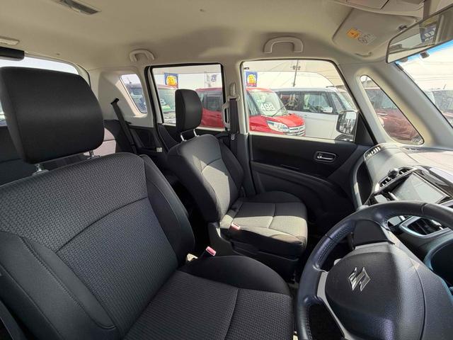 ソリオ Ｓ　ＥＴＣ　バックカメラ　ナビ　オートクルーズコントロール　衝突被害軽減システム　両側電動スライドドア　ＨＩＤ　スマートキー　電動格納ミラー　ウォークスルー　ＣＶＴ　アルミホイール　盗難防止システム（10枚目）