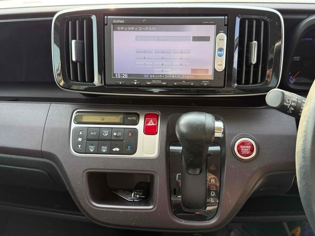 Ｎ－ＯＮＥ プレミアム・Ｌパッケージ　ＥＴＣ　バックカメラ　ＨＩＤ　スマートキー　ベンチシート　ＣＶＴ　盗難防止システム　ＡＢＳ　ＥＳＣ　アルミホイール　衝突安全ボディ　エアコン　パワーステアリング　パワーウィンドウ　運転席エアバッグ（4枚目）