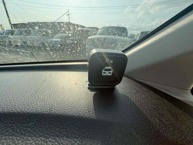 デイズ Ｘ　ＥＴＣ　全周囲カメラ　ナビ　クリアランスソナー　スマートキー　アイドリングストップ　電動格納ミラー　ベンチシート　ＣＶＴ　盗難防止システム　ＡＢＳ　ミュージックプレイヤー接続可　衝突安全ボディ（7枚目）