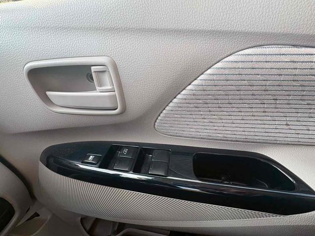 デイズ Ｘ　ＥＴＣ　全周囲カメラ　ナビ　クリアランスソナー　スマートキー　アイドリングストップ　電動格納ミラー　ベンチシート　ＣＶＴ　盗難防止システム　ＡＢＳ　ミュージックプレイヤー接続可　衝突安全ボディ（8枚目）