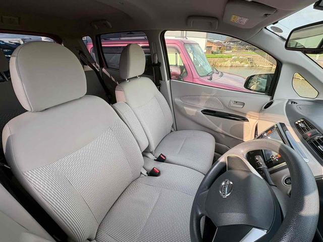 デイズ Ｘ　ＥＴＣ　全周囲カメラ　ナビ　クリアランスソナー　スマートキー　アイドリングストップ　電動格納ミラー　ベンチシート　ＣＶＴ　盗難防止システム　ＡＢＳ　ミュージックプレイヤー接続可　衝突安全ボディ（9枚目）