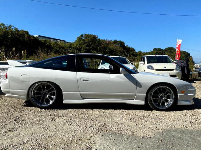 タイプX 5MT/BRIDEセミバケットシート/BRIDEグローブボックス/HPIインタークーラー/BRITZラジエター/BRITZ車高調/SSRエイグルミネルバ18インチ9J10J/D-MAXアーム/(4枚目)