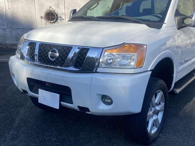 タイタン クルーキャブＬＥ　４ＷＤ　Ｖ８　革シート　電動シート　リフトアップ（5枚目）