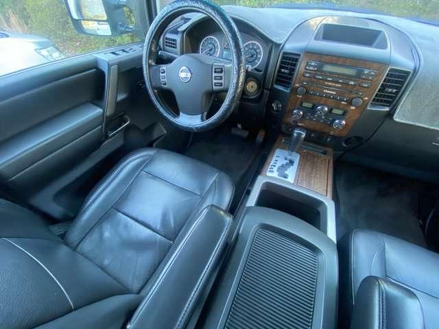 タイタン クルーキャブＬＥ　４ＷＤ　Ｖ８　革シート　電動シート　リフトアップ（51枚目）