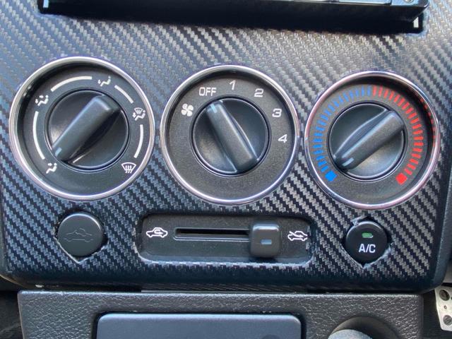 �C���ɍ��킹�Ē����I�ɑ��삷�邱�ƂŁA�ԓ������ł����K�ɕۂĂ܂��B