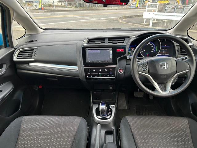 Fパッケージ 1年保証/ハイブリッド車/全面窓ウロコ除去済み/作業記録掲載/アイドリングストップ/ナビTV/DVD再生/CD再生/スマートキー(スペアキー2個)/リペアキット/工具類確認済(16枚目)