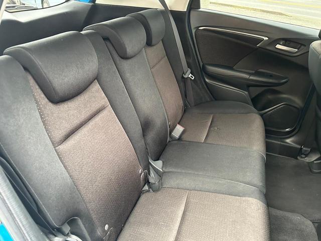 Fパッケージ 1年保証/ハイブリッド車/全面窓ウロコ除去済み/作業記録掲載/アイドリングストップ/ナビTV/DVD再生/CD再生/スマートキー(スペアキー2個)/リペアキット/工具類確認済(26枚目)