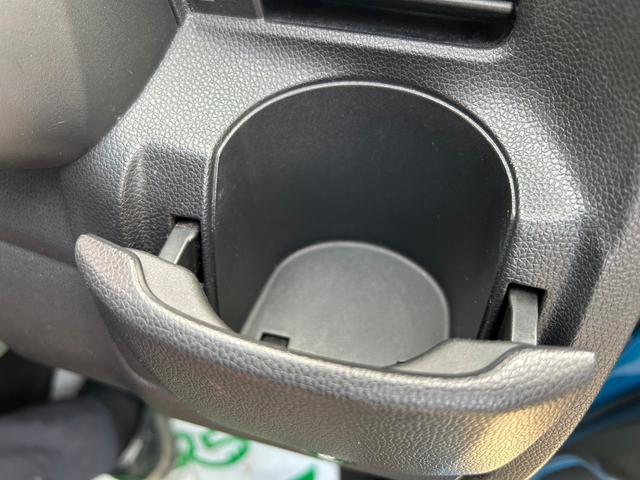 Fパッケージ 1年保証/ハイブリッド車/全面窓ウロコ除去済み/作業記録掲載/アイドリングストップ/ナビTV/DVD再生/CD再生/スマートキー(スペアキー2個)/リペアキット/工具類確認済(29枚目)