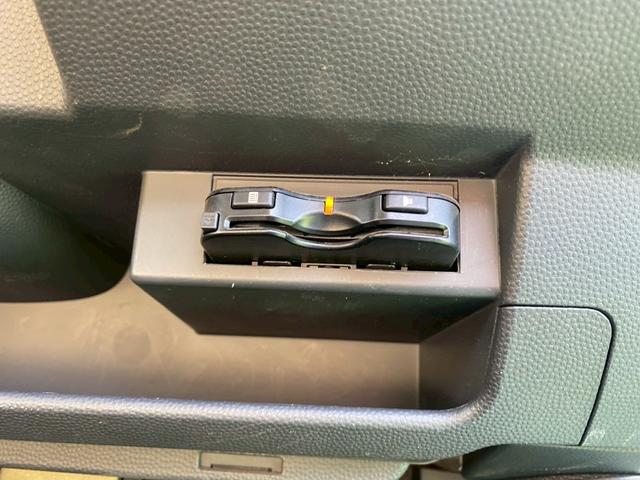 アルトラパン Ｇ　ＥＴＣ　スマートキー　ベンチシート　ＡＴ　盗難防止システム　ＡＢＳ　ＣＤ　衝突安全ボディ　エアコン　パワーステアリング　パワーウィンドウ（7枚目）