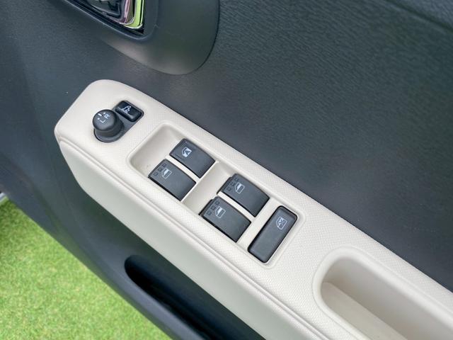 ミラココア ココアプラスＸ　ＬＥＤヘッドランプ　スマートキー　アイドリングストップ　電動格納ミラー　ベンチシート　ＣＶＴ　盗難防止システム　ＡＢＳ　ＣＤ　ルーフレール　衝突安全ボディ　エアコン　パワーステアリング（5枚目）
