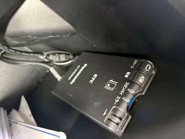 Ｎ－ＢＯＸカスタム Ｇ・Ｌパッケージ　ＥＴＣ　バックカメラ　両側電動スライドドア　ナビ　ＴＶ　衝突被害軽減システム　ＨＩＤ　スマートキー　電動格納ミラー　ベンチシート　ＣＶＴ　盗難防止システム　ＡＢＳ　ＥＳＣ　ＣＤ　ＵＳＢ（9枚目）